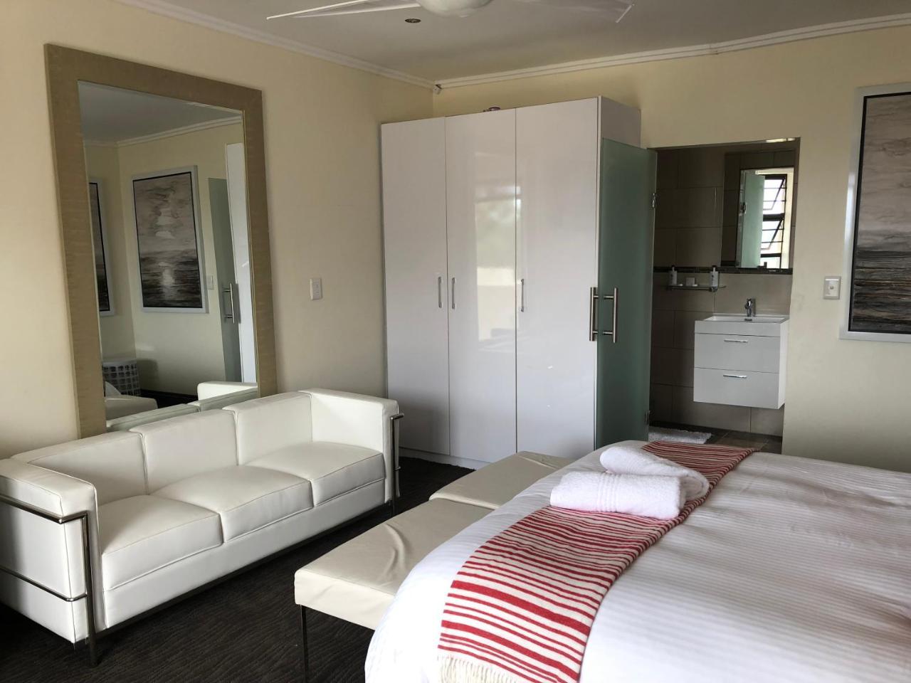 Coral Beach Bed & Breakfast East London Extérieur photo